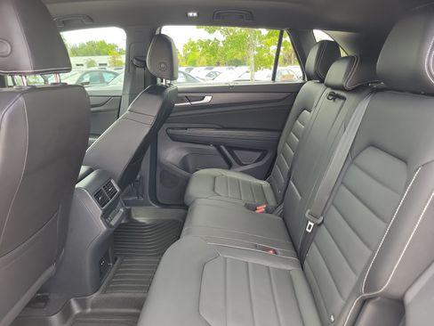 Used 2024 Volkswagen Atlas Cross Sport SEL AWD/4WD image 13