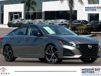 Used 2023 Nissan Altima 2.5 SR w/ SR Premium Package FWD video 1