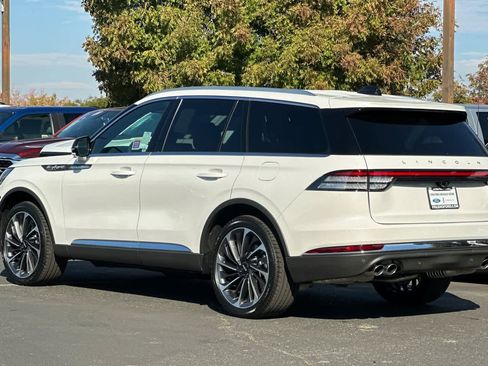 New 2026 Lincoln Aviator Reserve image 6