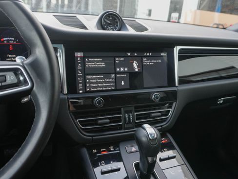 Used 2022 Porsche Macan S AWD/4WD image 21