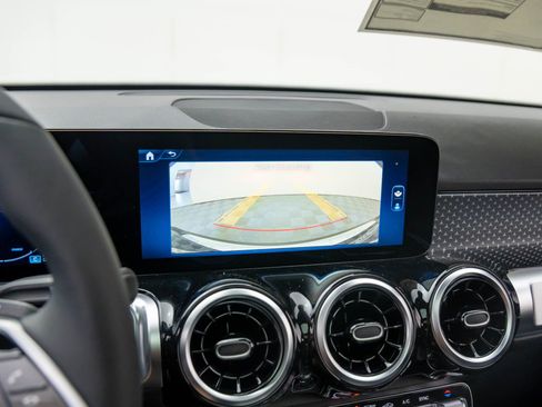 New 2026 Mercedes-Benz GLB 250 4MATIC image 25