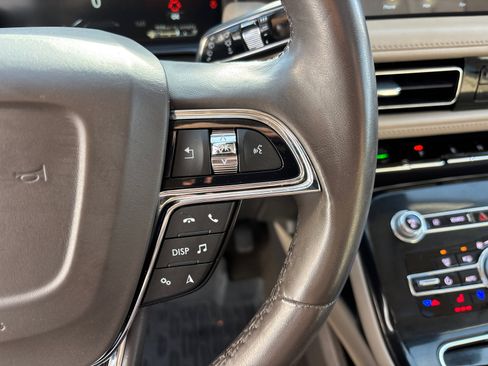 Used 2022 Lincoln Nautilus Reserve w/ Equipment Group 201A image 18