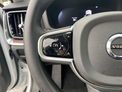 Used 2025 Volvo V60 B5 Cross Country Plus image 35