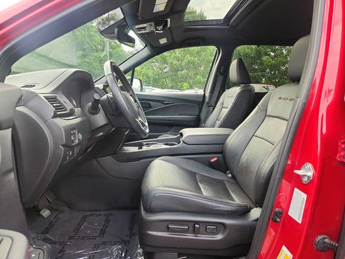 Certified 2024 Honda Passport Black Edition image 13