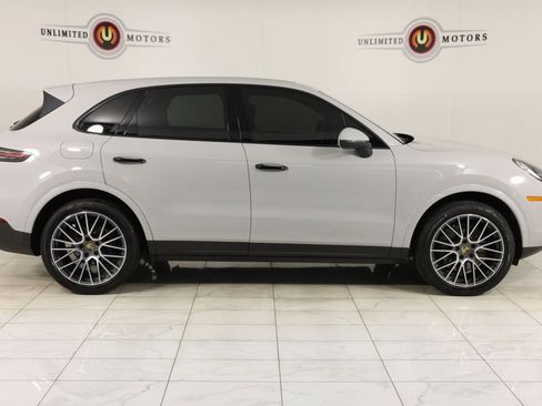 Used 2020 Porsche Cayenne S AWD/4WD image 2