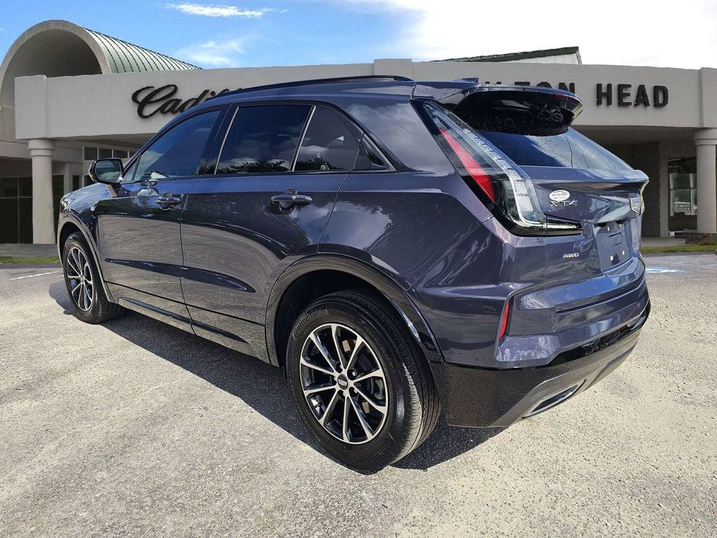 Certified 2024 Cadillac XT4 Sport w/ Cold Weather Package AWD/4WD image 4