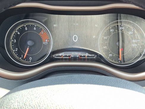 Used 2018 Jeep Cherokee Limited AWD/4WD image 18