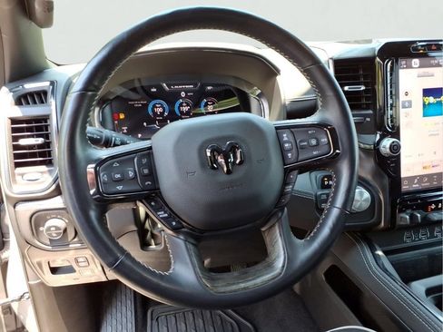 Used 2025 RAM 1500 Limited AWD/4WD image 3