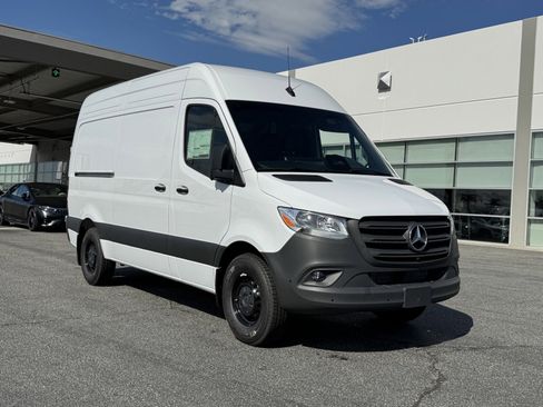 New 2025 Mercedes-Benz Sprinter 2500 image 2