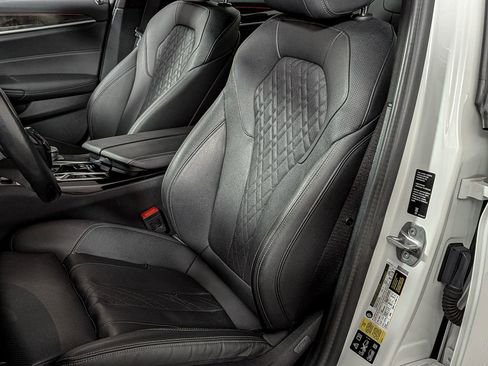 Used 2021 BMW 530i xDrive w/ Convenience Package image 17