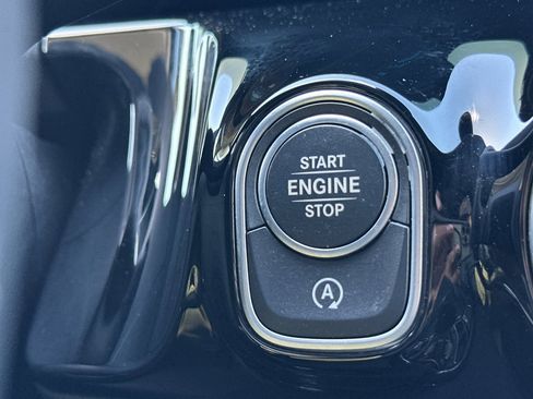 Certified 2025 Mercedes-Benz GLA 250 image 26