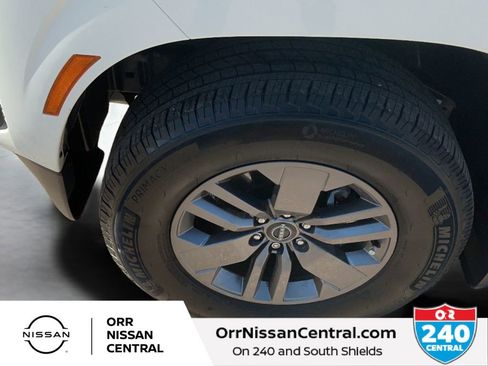 Certified 2025 Nissan Frontier SV w/ SV Convenience Package image 9