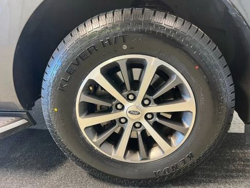 Used 2018 Ford Expedition Max XLT w/ Equipment Group 202A image 18