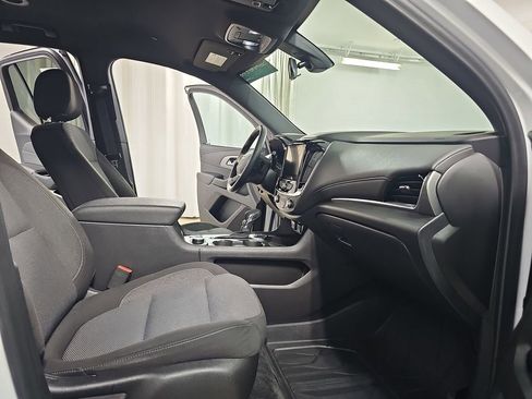 Certified 2023 Chevrolet Traverse LT w/ LPO, Floor Liner Package AWD/4WD image 13