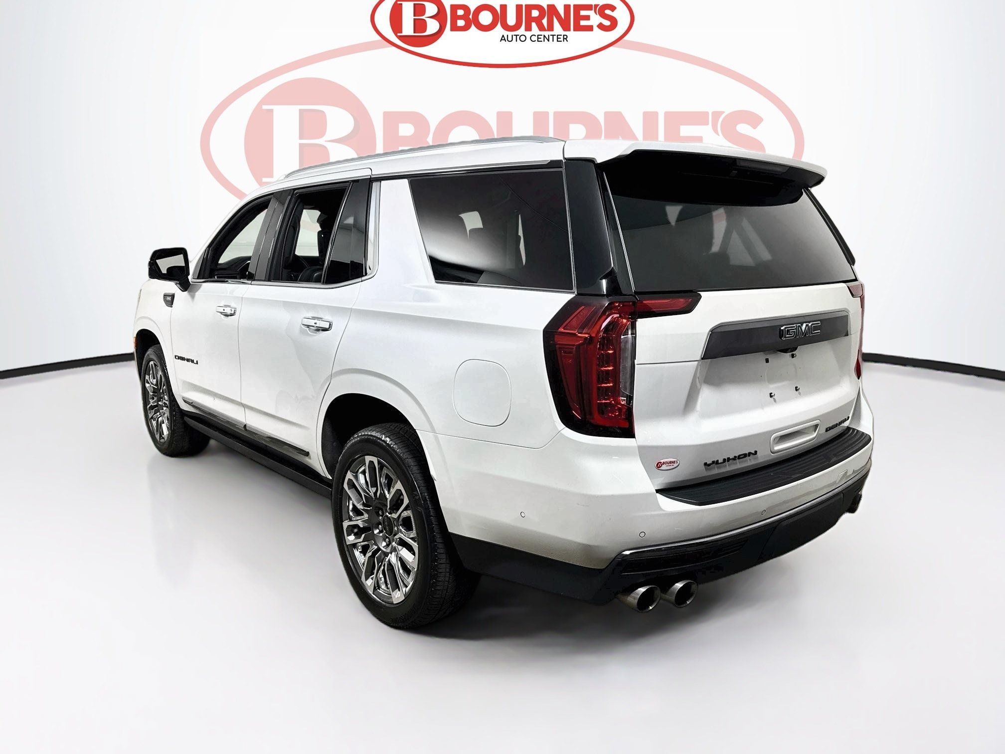 Used 2023 GMC Yukon Denali Ultimate AWD/4WD image 11
