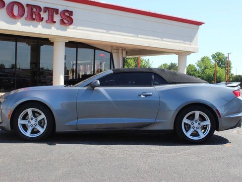 Used 2020 Chevrolet Camaro LT RWD image 9