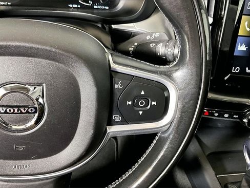Used 2018 Volvo XC60 T5 Momentum w/ Vision Package image 15