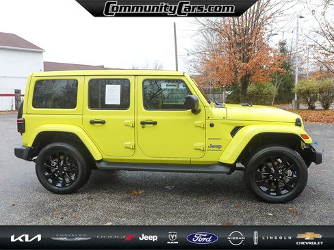 Used 2023 Jeep Wrangler Sahara w/ Cold Weather Group image 8