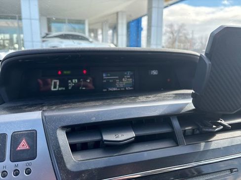 Used 2015 Toyota Prius V Three image 2