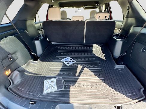 Used 2019 Ford Explorer XLT w/ Equipment Group 202A FWD image 31