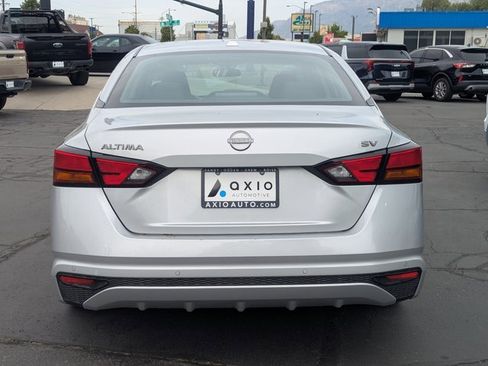 Used 2024 Nissan Altima 2.5 SV image 5