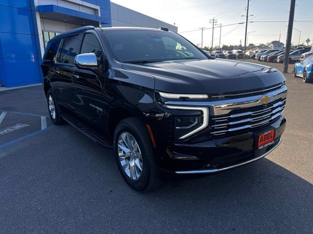 Used 2026 Chevrolet Suburban Premier AWD/4WD image 4