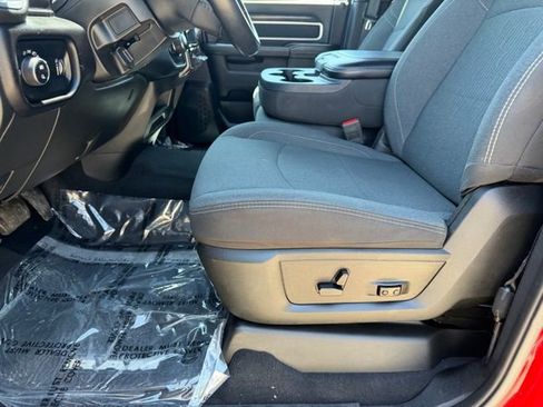 Used 2024 RAM 2500 Big Horn w/ Night Edition AWD/4WD image 19