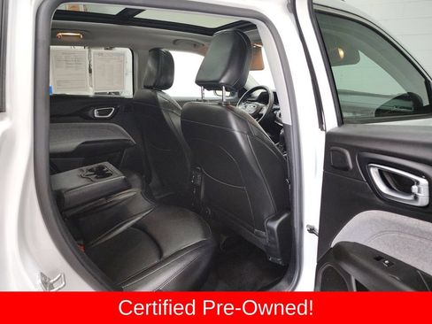 Certified 2022 Jeep Compass Latitude w/ Sun and Sound Group AWD/4WD image 30