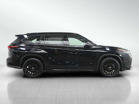 Used 2025 Toyota Highlander XSE AWD/4WD image 6