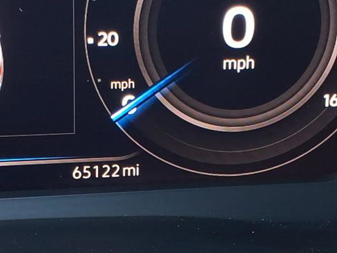 Certified 2020 Volkswagen Atlas Cross Sport SEL Premium image 28