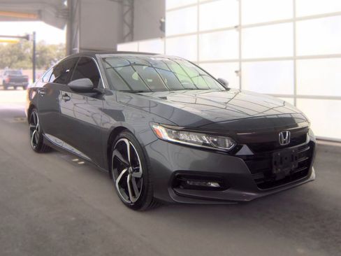 Used 2018 Honda Accord Sport image 3
