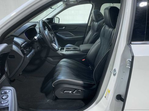 Certified 2026 Acura MDX SH-AWD w/ Advance Package image 2