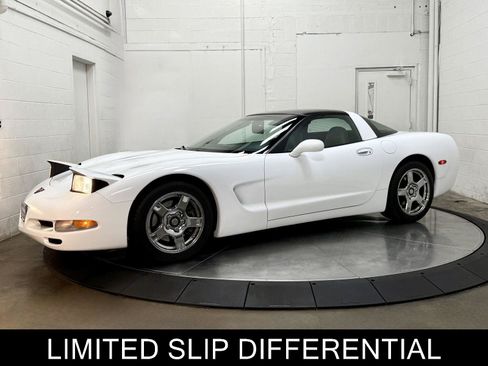 Used 1998 Chevrolet Corvette Coupe w/ Roof Pkg RWD image 3