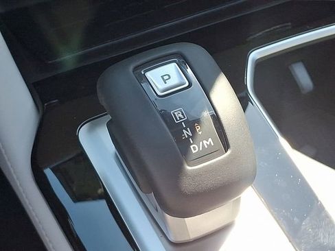 New 2025 Mitsubishi Outlander SE image 11