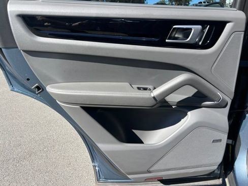 Used 2020 Porsche Cayenne AWD/4WD image 22