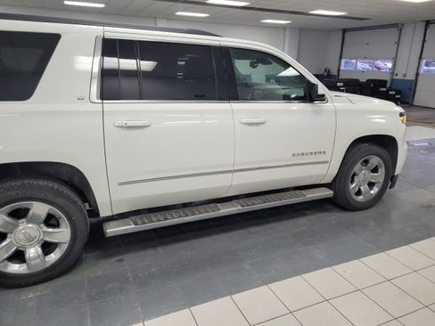 Used 2016 Chevrolet Suburban LT w/ LT Signature Package image 8