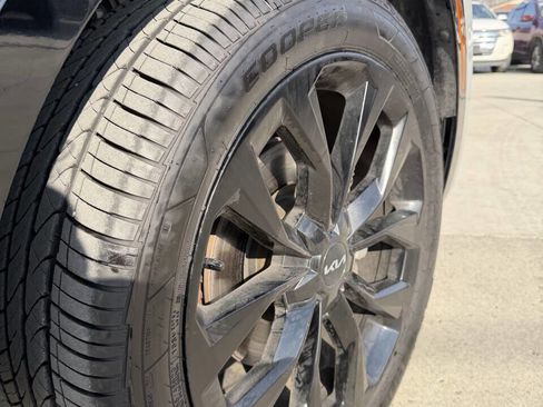 Used 2023 Kia Sorento SX image 9