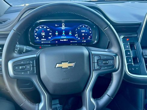 Used 2024 Chevrolet Suburban LT image 28