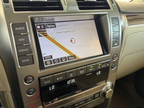 Used 2017 Lexus GX 460 Luxury w/ Preferred Accessory Package AWD/4WD image 26