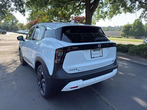 New 2025 Nissan Kicks SV image 5