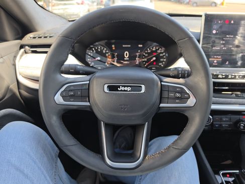 Used 2023 Jeep Compass Latitude w/ Sun and Sound Group AWD/4WD image 20