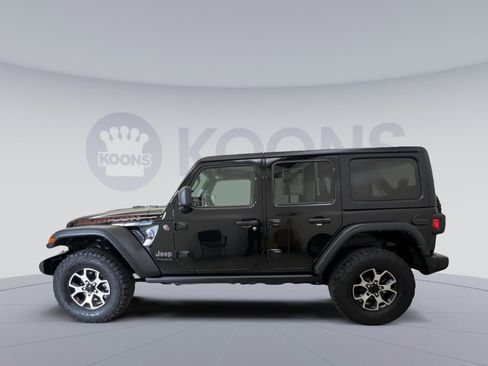 Used 2022 Jeep Wrangler Unlimited Rubicon w/ Cold Weather Group AWD/4WD image 2