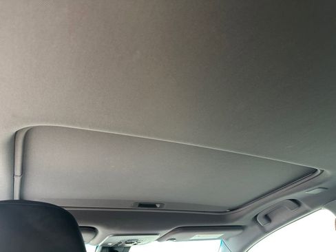 Used 2019 Toyota Avalon Touring w/ Advanced Safety Package image 11