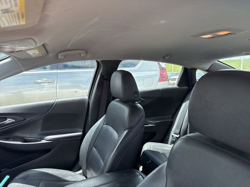 Used 2016 Chevrolet Malibu LT w/ Leather Package FWD image 9