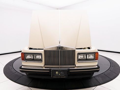 Used 1990 Rolls-Royce Silver Spur image 23