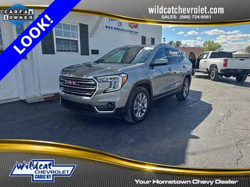 Used 2024 GMC Terrain SLT image 1