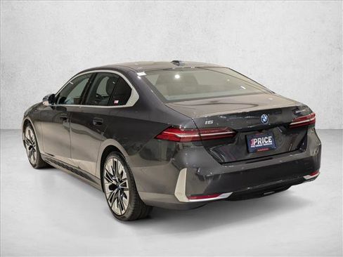 Used 2024 BMW i5 eDrive40i w/ Premium Package image 8