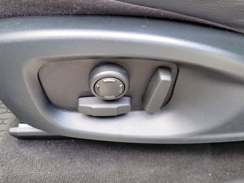 Used 2018 Jaguar F-PACE Prestige image 14