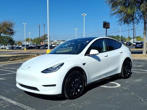 Used 2022 Tesla Model Y Long Range AWD/4WD image 10