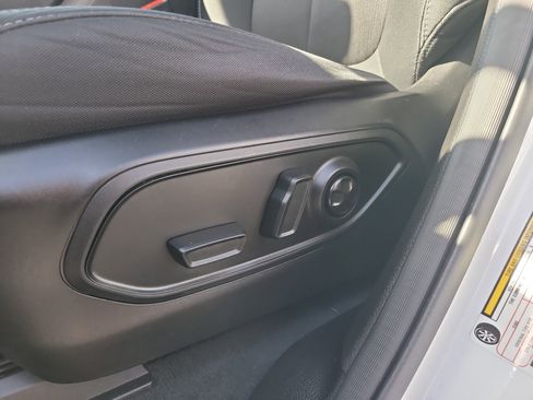 Used 2024 Jeep Grand Cherokee L Laredo image 18